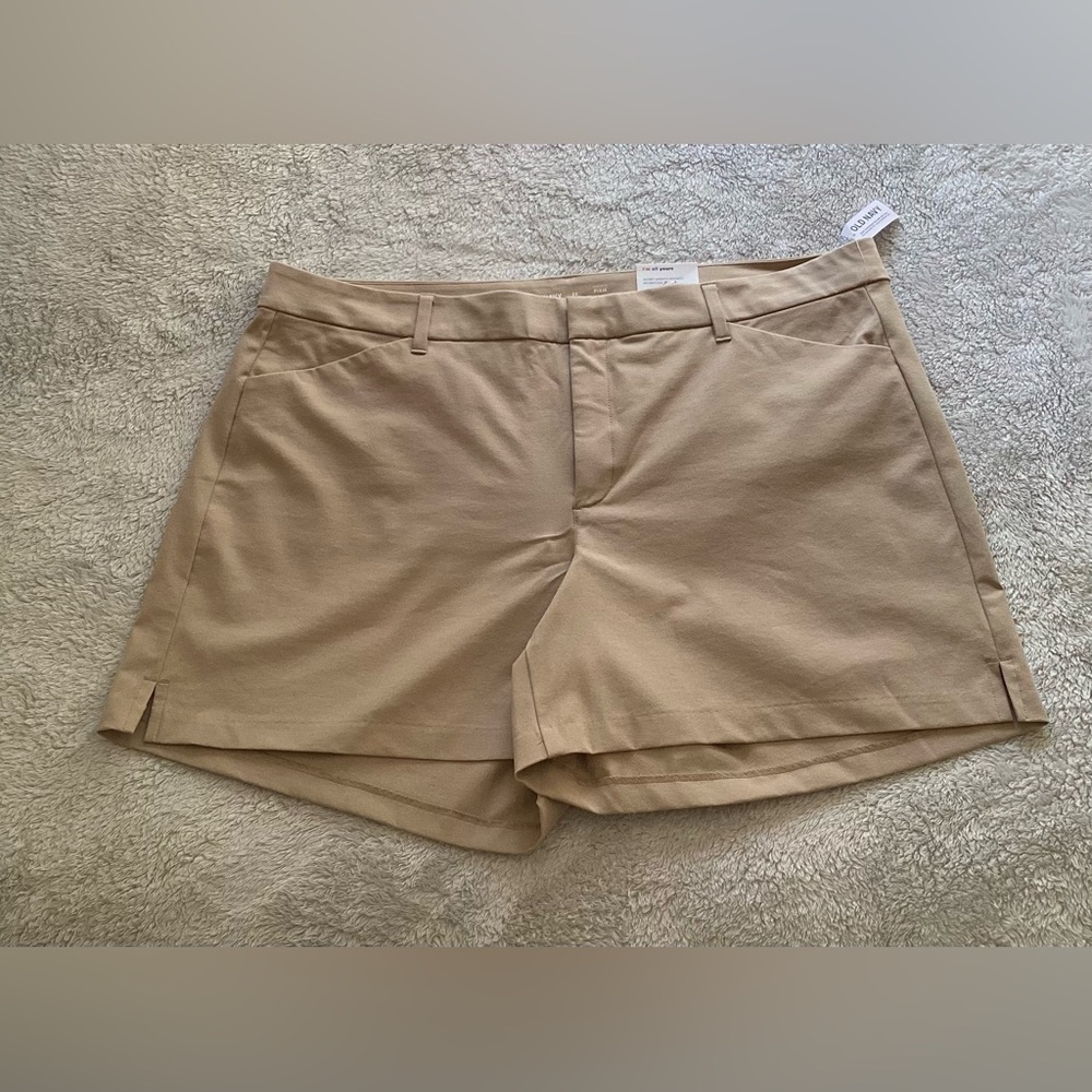 Old Navy High-Rise Pixie Women's Shorts Tan 22